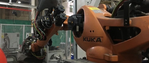 Understanding KUKA Robot CCU Board Interface Functions and Fuse Roles