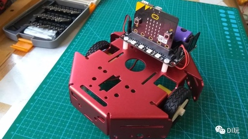 Adventures of the Micro:bit Red Car - Part 01: The Red Car Starts Running