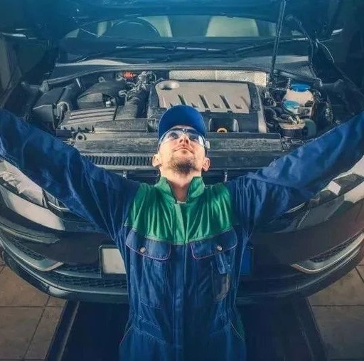 Differences Between Automotive Technicians with Monthly Salaries of 1000 and 100000