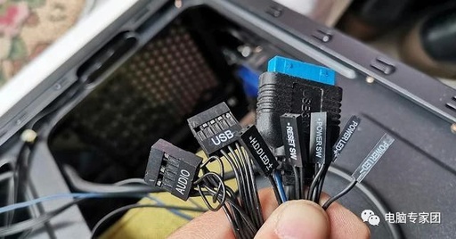 A Comprehensive Guide to Connecting Case Jumpers for Desktop PCs