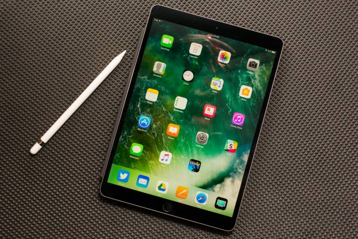 Choosing the Right iPad: iPad, iPad Pro, or iPad Mini 4?