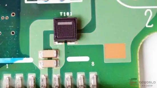 Disassembly Analysis: Audi Q3 and A4L Center Display Circuit