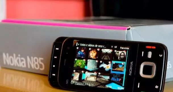 The Development History of Mobile Phone Screens Over the Past Decade