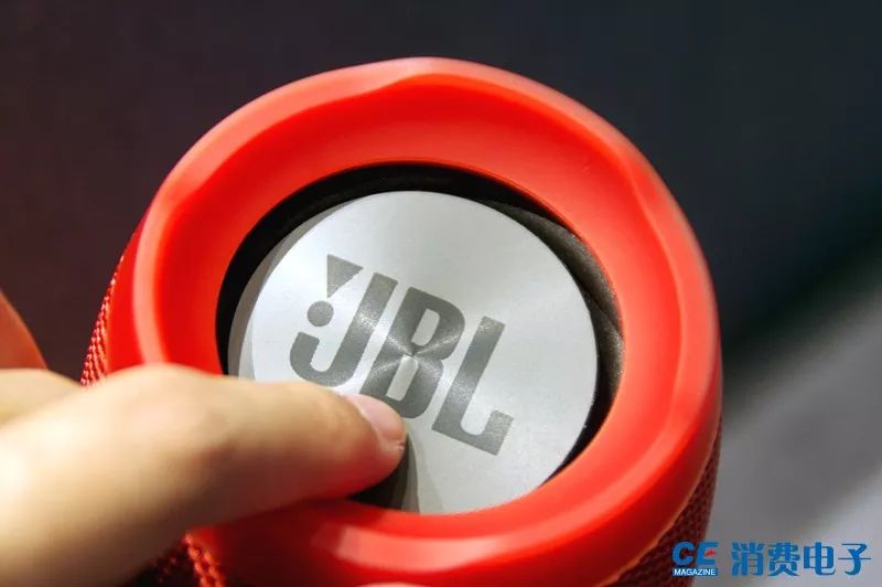 Three Bluetooth Speakers Reviewed: Can Portable Music Break the Curse?