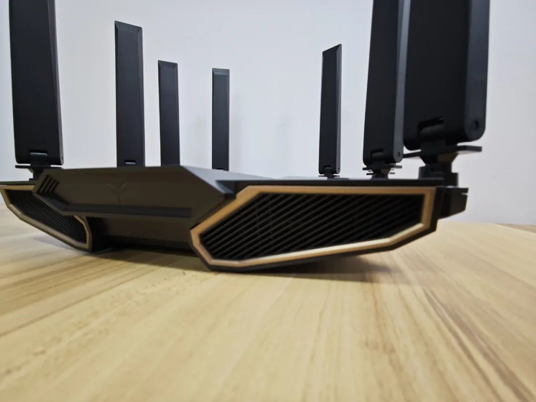 Wi-Fi 7 Router Review: Unboxing and Performance Test