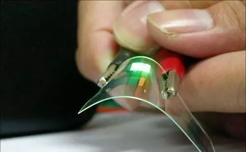 The Battle Between OLED and LCD Screens