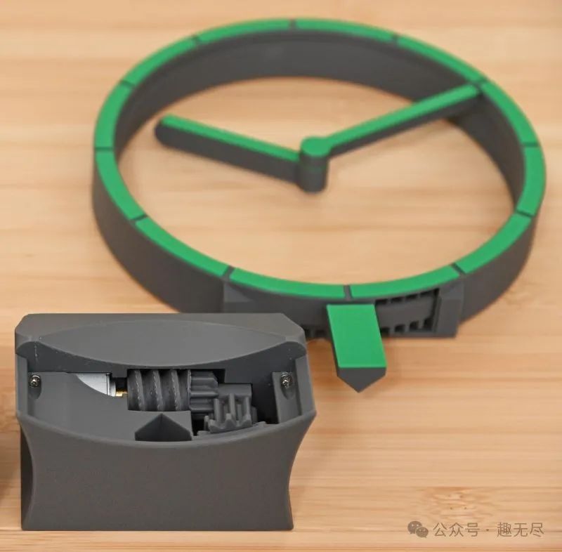 Fifth Generation Hollow Clock Made with RP2040