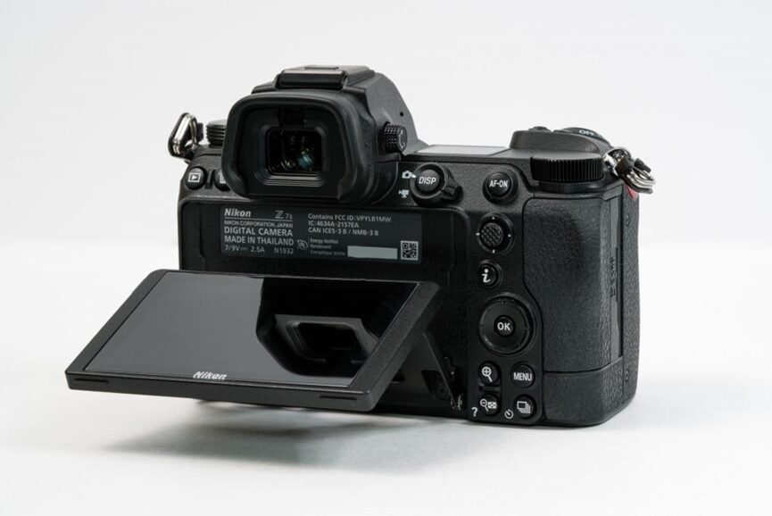 Disassembly of Nikon's Flagship Mirrorless Camera Z7 II