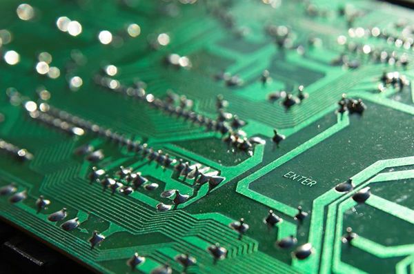 Understanding the Relationship Between PCB and Integrated Circuits