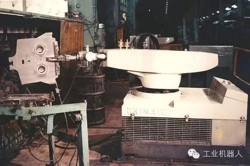 The Development History of Robots: From Mechanical Transmission to AI