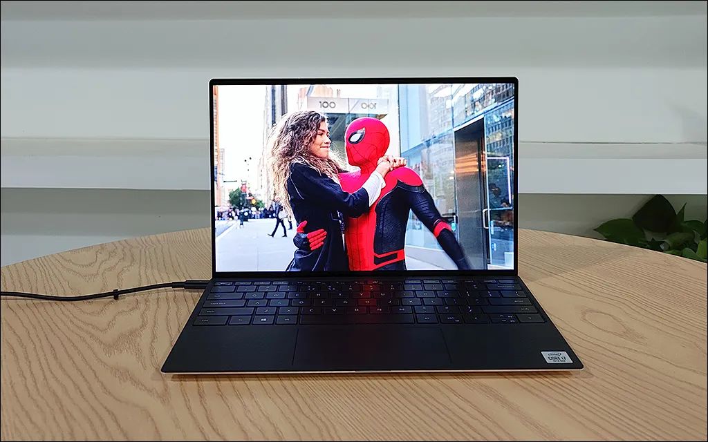 Dell XPS 13 9300 Review: The Ultimate Thin Laptop!
