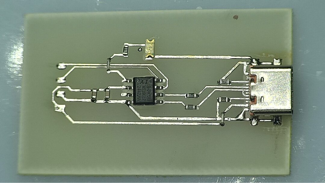Compact and Elegant Microcontroller: Ai8H2K12U