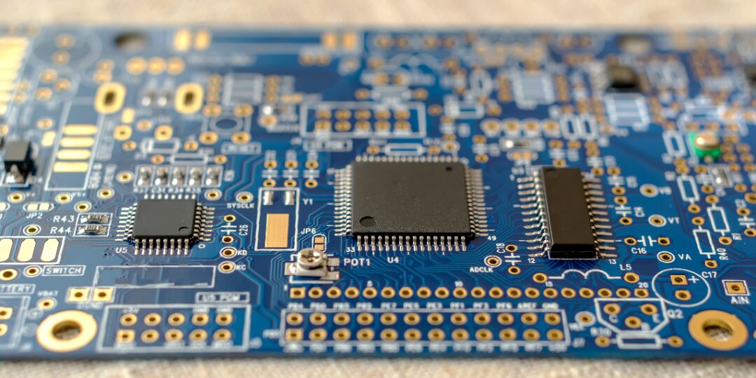 MCU Clock Configuration and External Crystal Selection