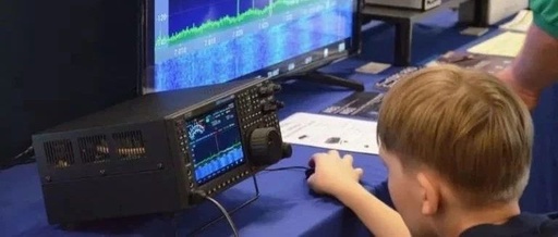 High-End SDR Receivers and Transceivers Overview
