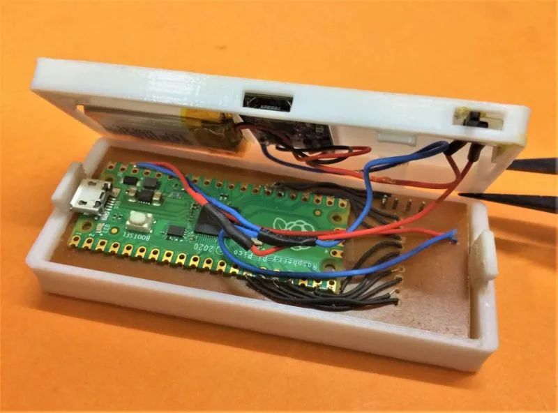 PiCalc: DIY OLED Screen Calculator Based on Raspberry Pi Pico