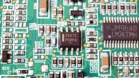 Disassembly Analysis: Audi Q3 and A4L Center Display Circuit