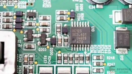 Disassembly Analysis: Audi Q3 and A4L Center Display Circuit