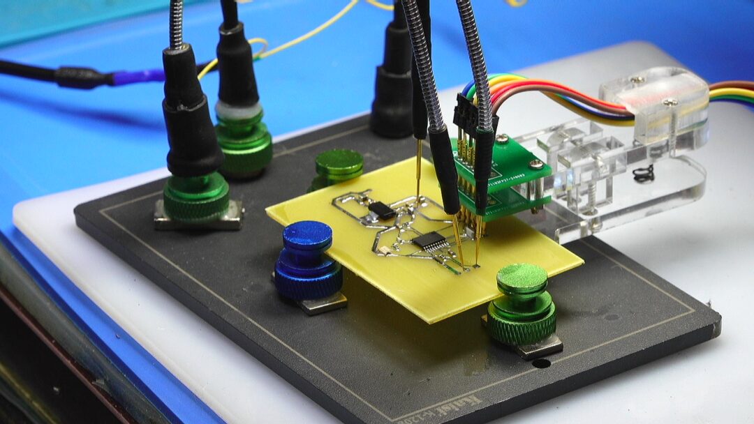 Voltage Characteristics of STM32F030 Input Ports