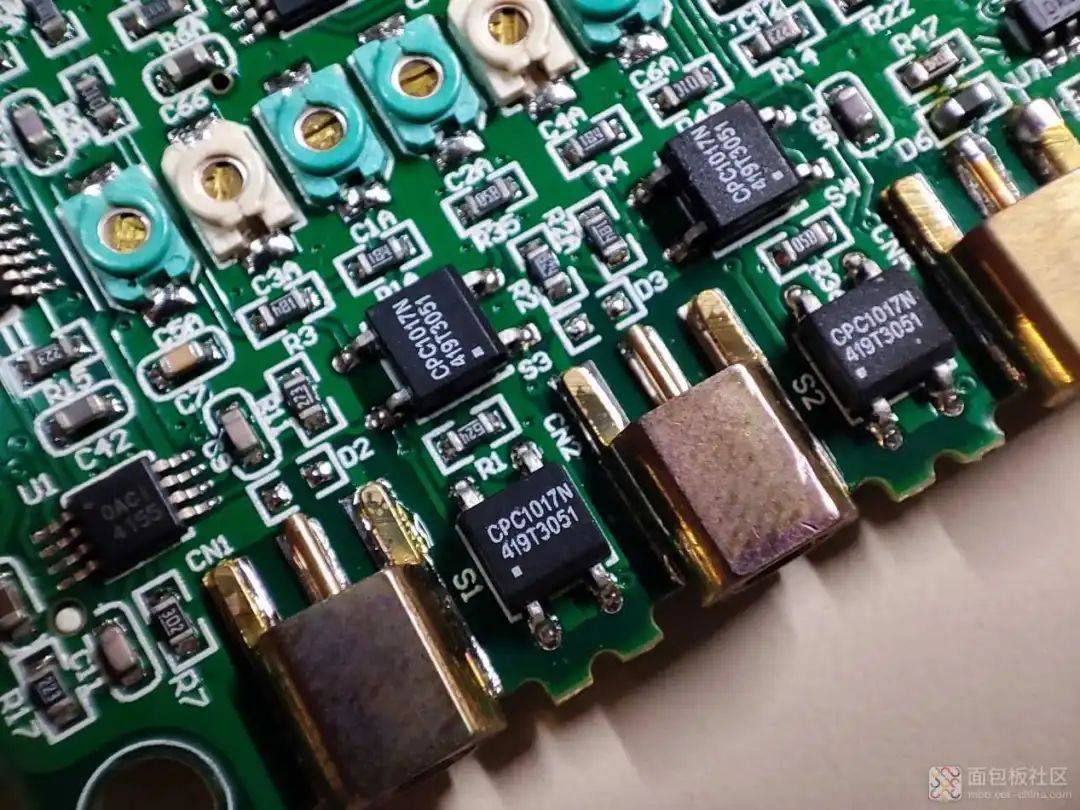 Disassembling a Ten-Year-Old Marvel: Miniware DS203 Mini Oscilloscope