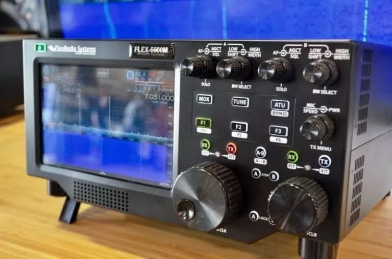 High-End SDR Receivers and Transceivers Overview