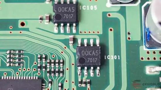 Disassembly Analysis: Audi Q3 and A4L Center Display Circuit