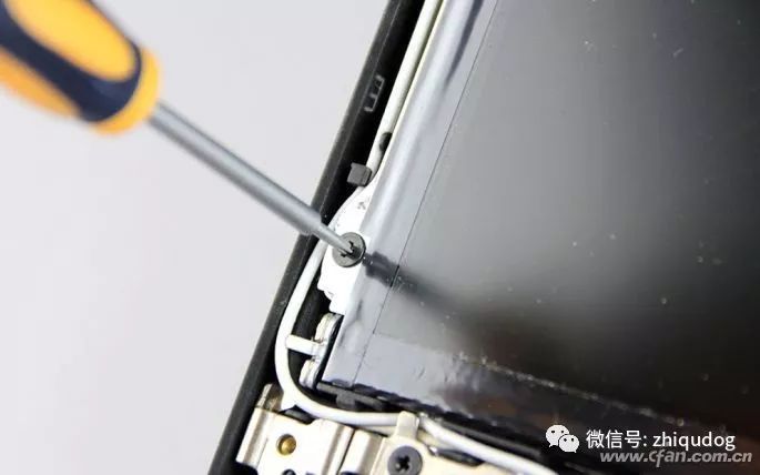 How to View the "Glass Complex" of Laptop Screens?