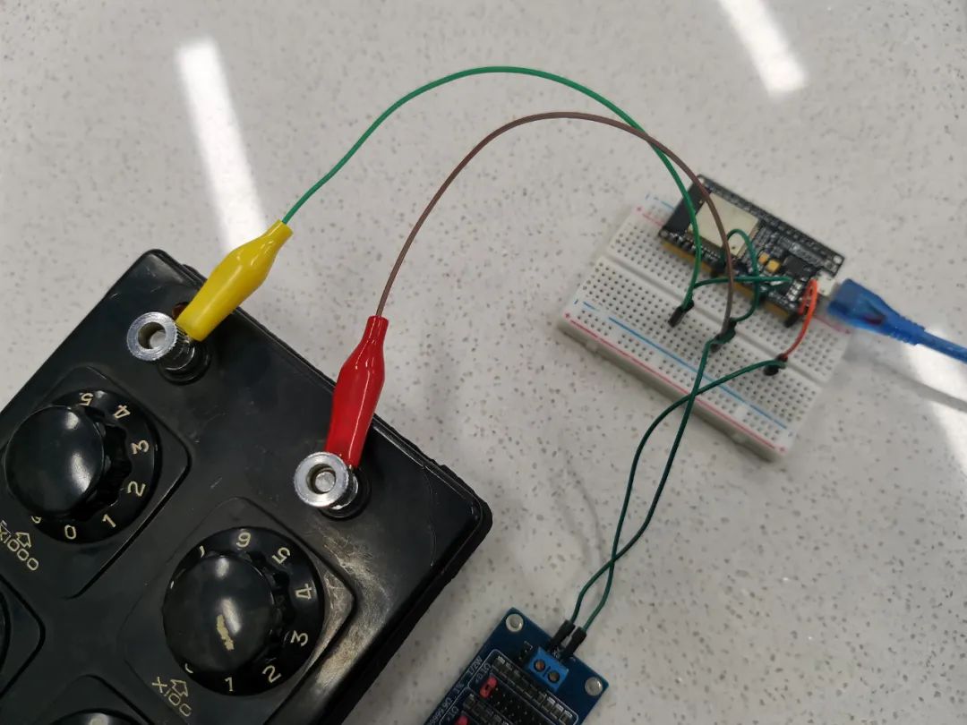 Measuring EMF and Internal Resistance Using ESP32 and Phyphox