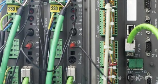 The Essential Differences Between PLC and Microcontrollers