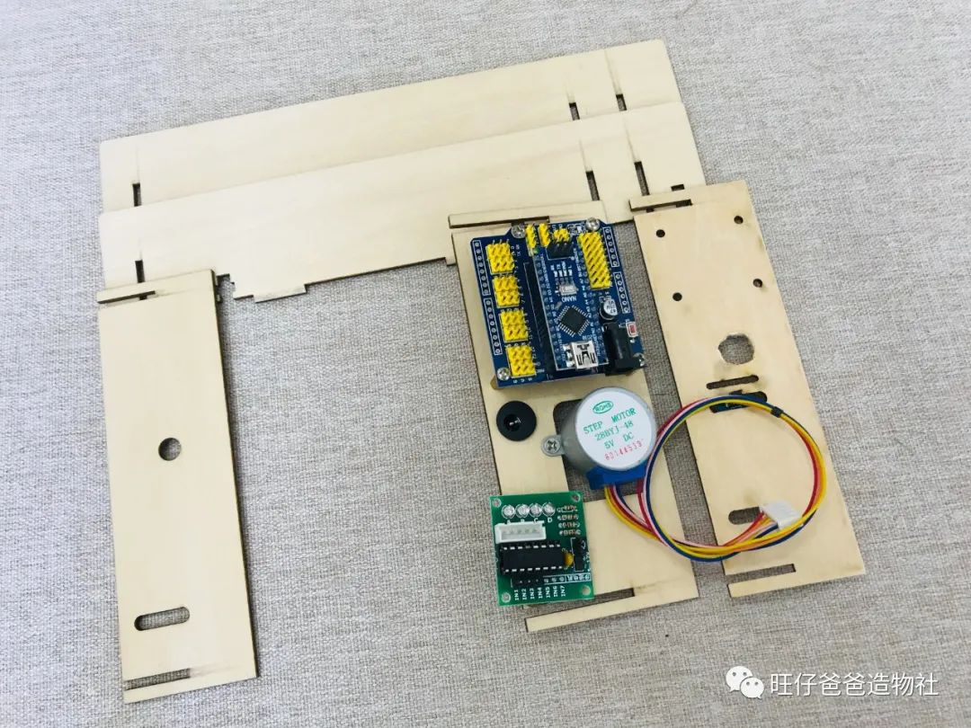 DIY Page-Turning Animation Display for Spring Festival