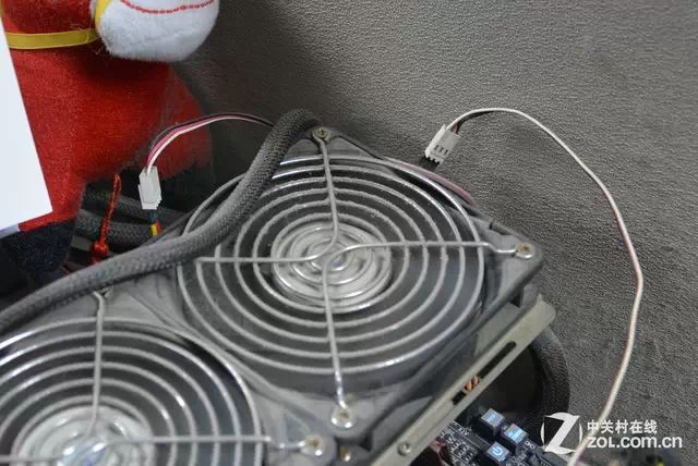 Unveiling The Workstations Of Hardware Editors