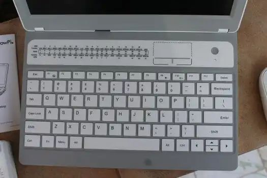 Is the Chinese Made CrowPi L Raspberry Pi Laptop Worth $279?