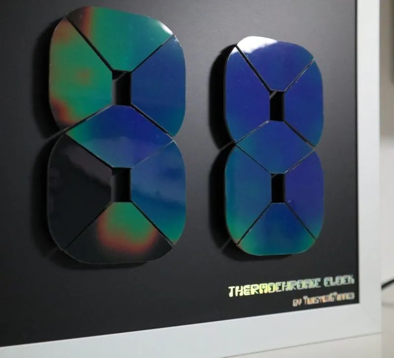 DIY Magical Thermochromic Clock