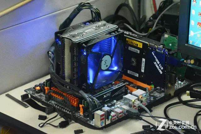 Unveiling The Workstations Of Hardware Editors