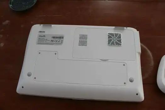 Is the Chinese Made CrowPi L Raspberry Pi Laptop Worth $279?