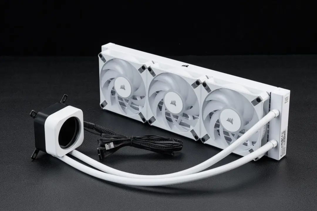 Corsair iCUE H150i ELITE LCD XT Cooler Review