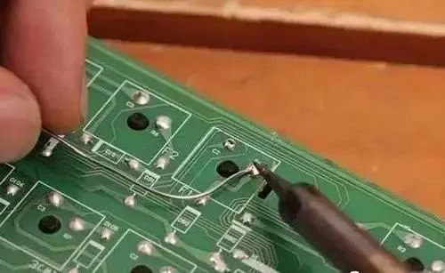 PCB Design Concepts: Layers, Vias, Silk Screen, SMD, Pads