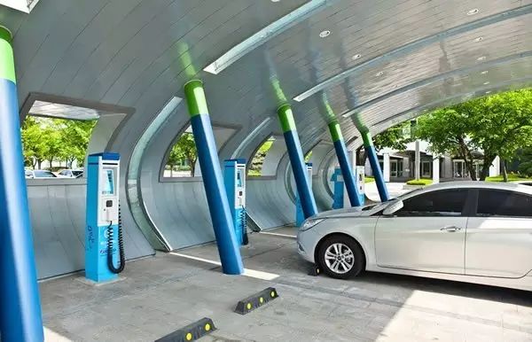 Application of ZigBee and GPRS in Charging Stations