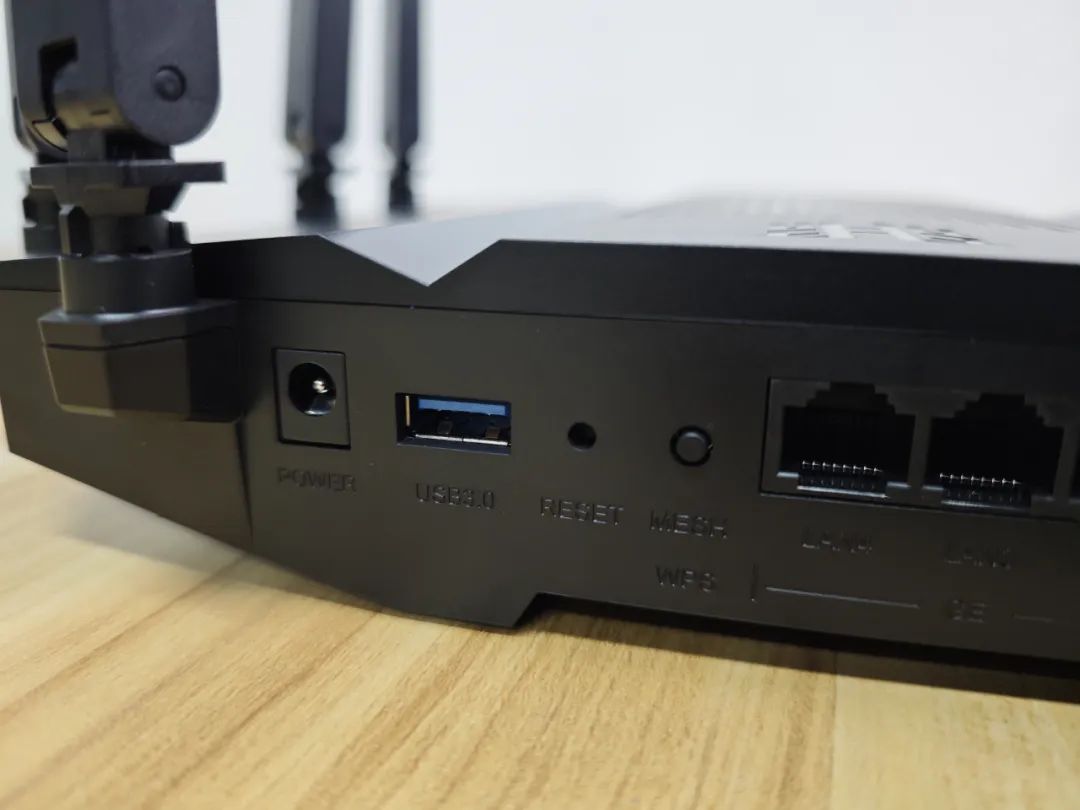 Wi-Fi 7 Router Review: Unboxing and Performance Test