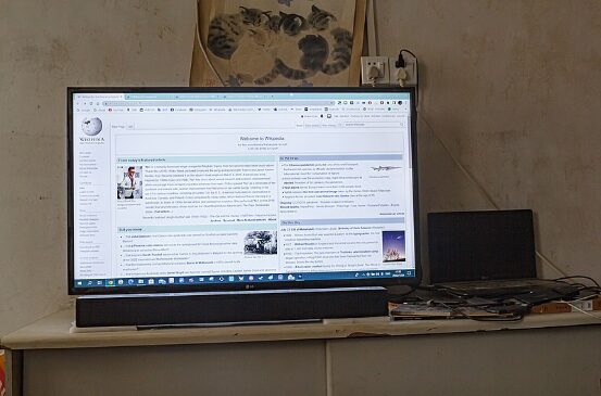 How Do LCD Screens Work? What Exactly Is Liquid Crystal?
