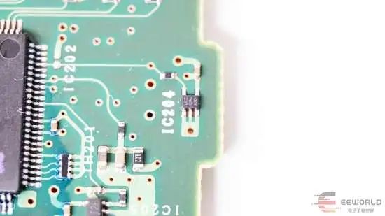 Disassembly Analysis: Audi Q3 and A4L Center Display Circuit