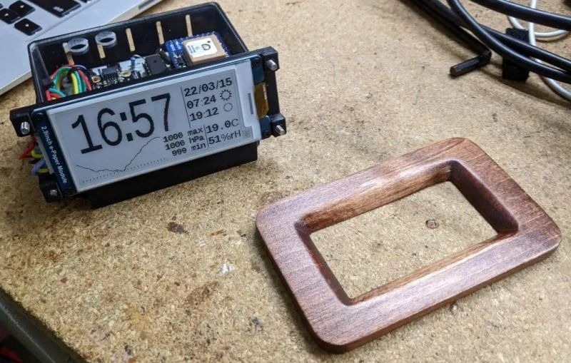 How to Build a GPS-Enabled E-Paper Clock