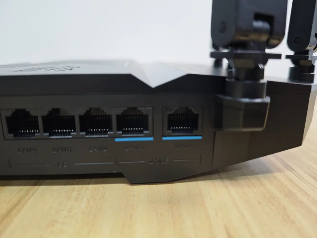 Wi-Fi 7 Router Review: Unboxing and Performance Test