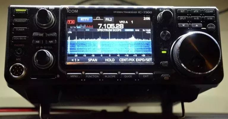 High-End SDR Receivers and Transceivers Overview