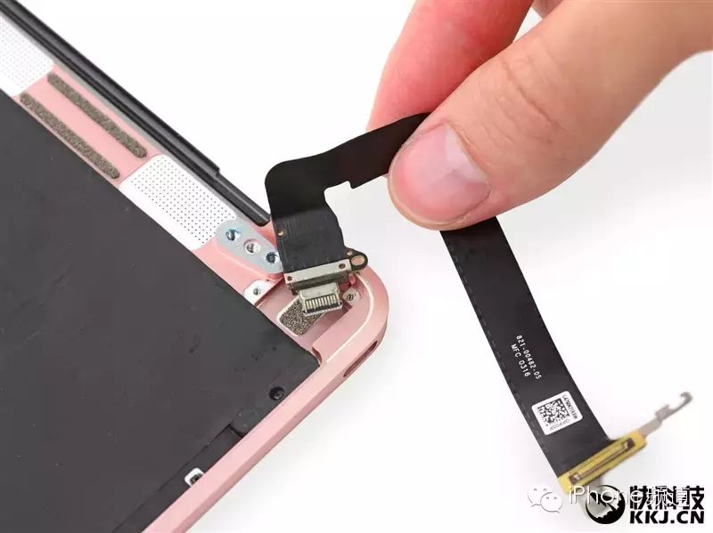 Shiny Rose Gold! Complete Disassembly of Apple's 12-Inch MacBook