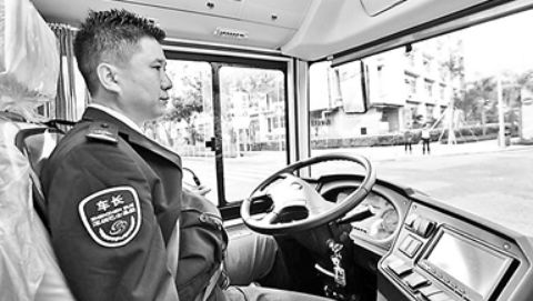 Comprehensive Analysis of Autonomous Driving Technology and Examples