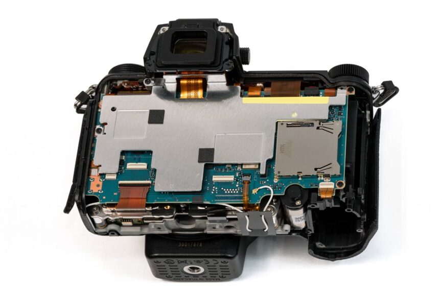 Disassembly of Nikon's Flagship Mirrorless Camera Z7 II