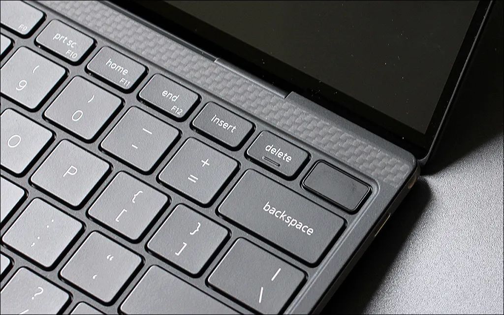 Dell XPS 13 9300 Review: The Ultimate Thin Laptop!