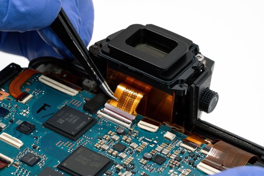 Disassembly of Nikon's Flagship Mirrorless Camera Z7 II