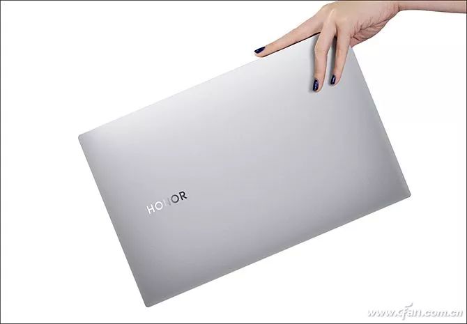 Honor MagicBook Pro Experience: A Stunning Full-Screen Laptop!