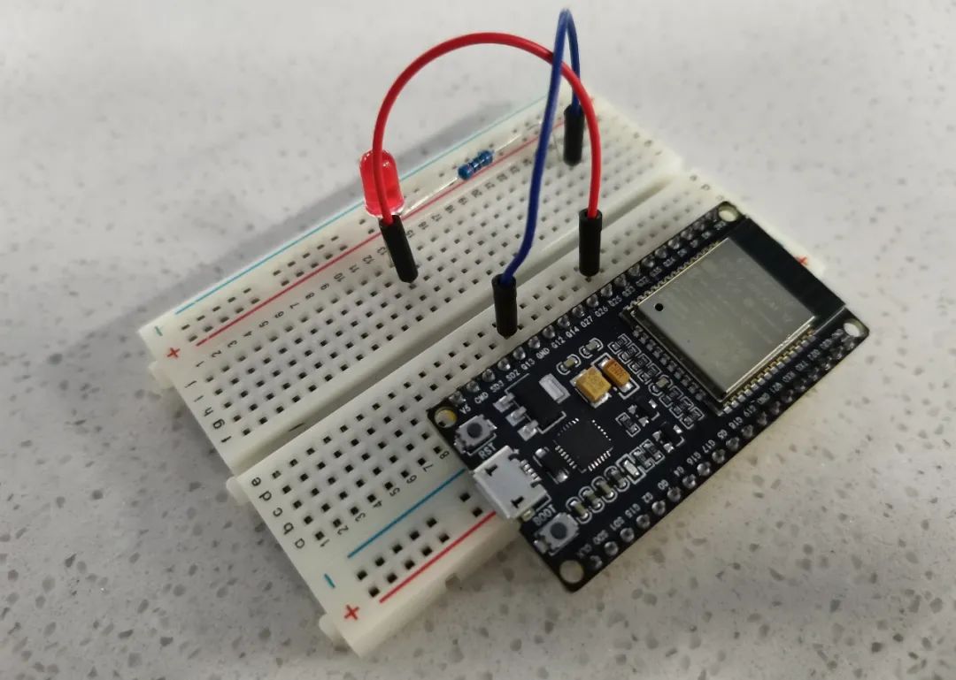 Developing a Strobe Light Source Using ESP32 for Kinematics Experiments